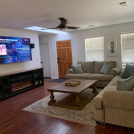 הוילה אוקהורסט Walnut Grove 2Bd 1Bath מראה חיצוני תמונה