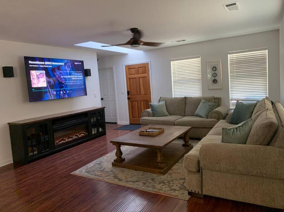 הוילה אוקהורסט Walnut Grove 2Bd 1Bath מראה חיצוני תמונה